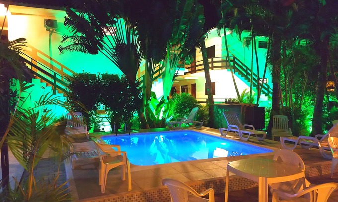 Maresias Condo | CHALET 04 - EXCELLENT SEASIDE! COND. CLOSED -16 FLATS WITH KITCHEN. - UP TO 4 PEOPLE