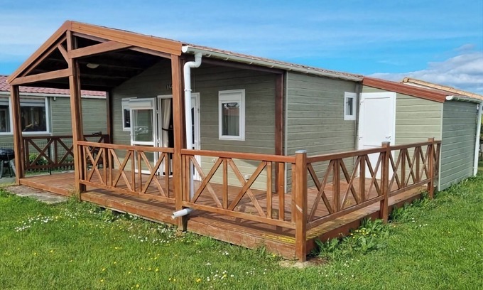 Grandcamp-Maisy Ski Chalet | Chalet 164 liberté 150m from the landing beaches