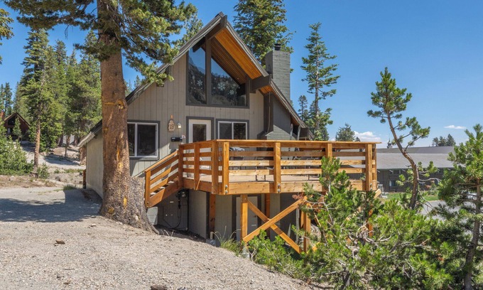 Mammoth Lakes Ski Chalet | Chalet #19, Closest Chalet to the Gondola 5 Bedroo