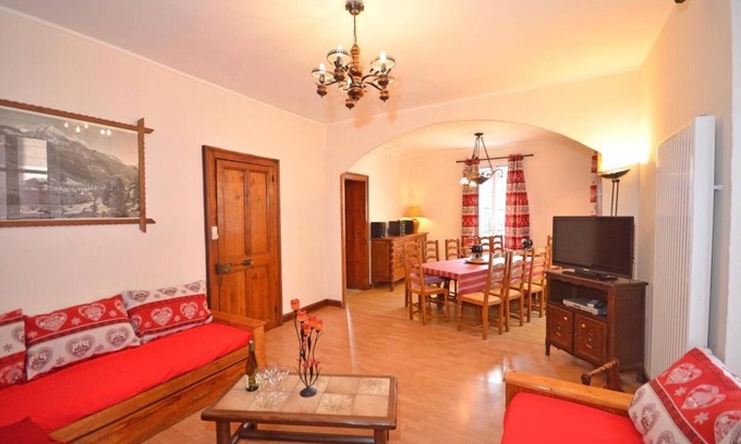 Les Brevieres Ski Chalet | Chalet, 250m from resort center, tv, ski locker, 250m², Tignes