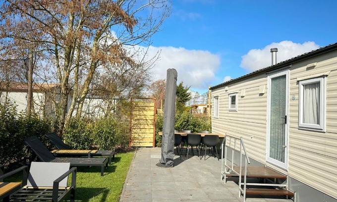 Sint Maarten Ski Chalet | Chalet 588 op Recreatiepark De Wielen