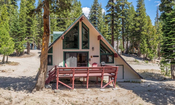 Mammoth Lakes Ski Chalet | Chalet #6, Charming Cabin Perfect Location steps t