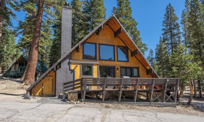 Mammoth Lakes Ski Chalet | Chalet #9, Slope Side Ski in Ski Out Spacious Fami
