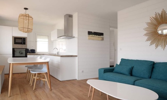 Gruissan Plage Ski Chalet | ☆Chalet Alaric &jacuzzi N°46 ilot 1ère ligne☆sur plage des chalets☆ vue mer 24H24☆