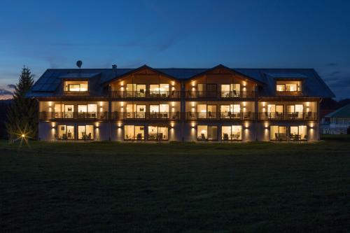 Oberstaufen Apartment | Chalet Alpenrose 134qm am Golfplatz Oberstaufen