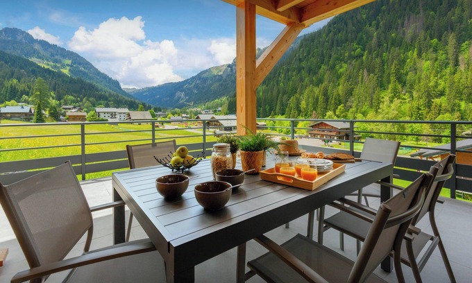 Chatel Ski Chalet | Chalet Alphonse - mountain break for 10 in Châtel with sauna - OVO Network