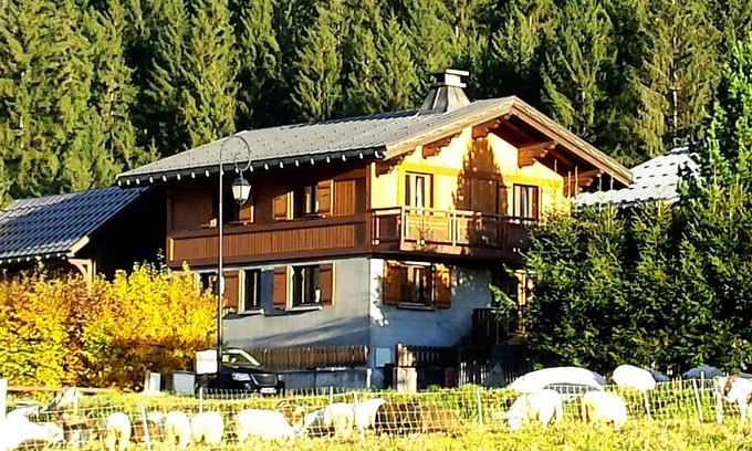 Chamonix-Mont-Blanc Cabin | Chalet "Bianca" fully renovated decorator