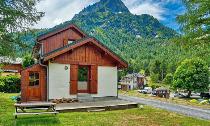 Vallorcine Ski Chalet | Chalet Buet. Chamonix Holidays. comfortable pretty 3 bedrooms Vallorcine