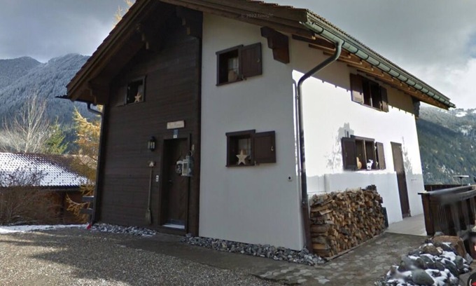 Salouf Ski Chalet | Chalet Bummi a chalet with breathtaking views in summer and winter
