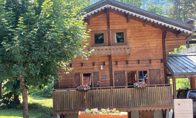 Morillon Ski Chalet | CHALET CARIBOU 74 WITH HEATED POOL SLEEPS 4/6