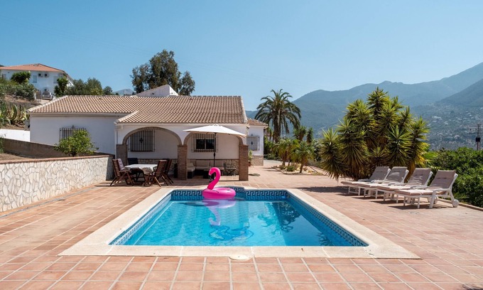 Alcaucin Ski Chalet | Chalet 'Casa Mirador De Salia' with Mountain View, Pool, Terrace & Wi-Fi