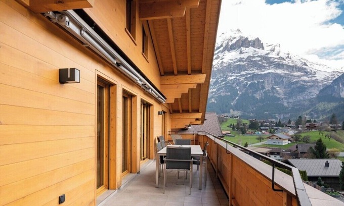 Grindelwald Ski Chalet | Chalet Columba, Four Bedroom duplex Apartment in Grindelwald with Mountain View