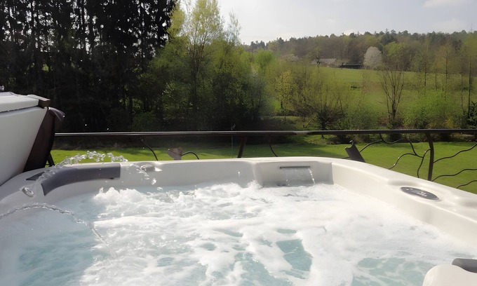 Erckartswiller Ski Chalet | Chalet 'De Lucie et Lison' with Mountain View, Private Terrace and Wi-Fi