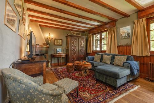 Chamonix-Mont-Blanc Ski Chalet | Chalet Ecureuil - Happy Rentals