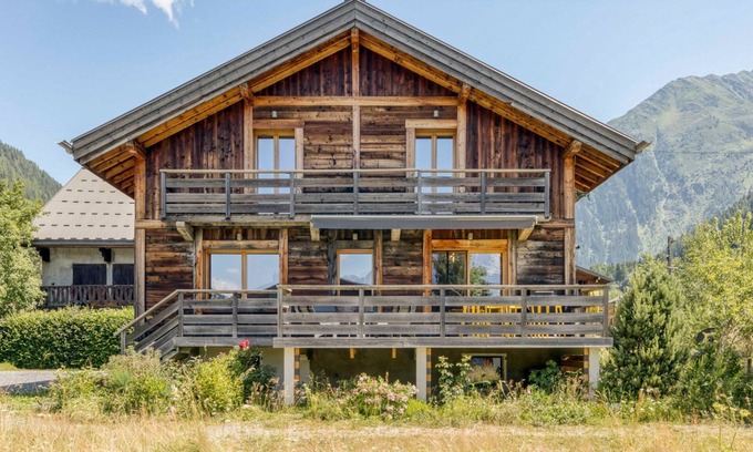 Chamonix-Mont-Blanc Ski Chalet | Chalet Follette, cosy newly renovated two bedroom chalet close to Grands Montets