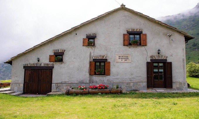 Lanslebourg-Mont-Cenis Ski Chalet | Chalet Napoleon House- Moncenisio