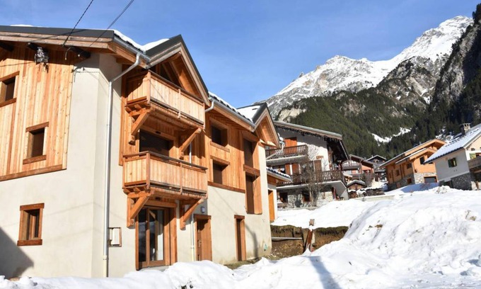 Pralognan-la-Vanoise Apartment | Chalet Lou Fenatchu