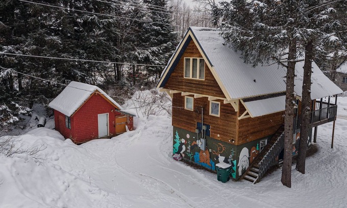 Alyeska House | Chalet Gallery - Enjoy Two Units with this Chalet in the Heart of Alyeska - Walk almost anywhere!
