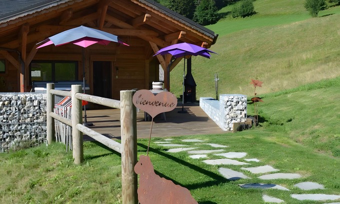Chatel Ski Chalet | Chalet 'Heidi - Chatel' with Mountain View, Private Terrace and Wi-Fi