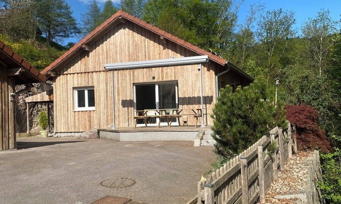 Le Menil Ski Chalet | Chalet in a peaceful natural setting. Very well equipped and comfortable.