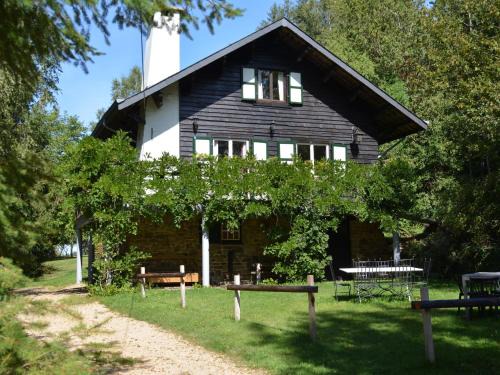 Gembes Ski Chalet | Chalet in Bièvre for 9 Person