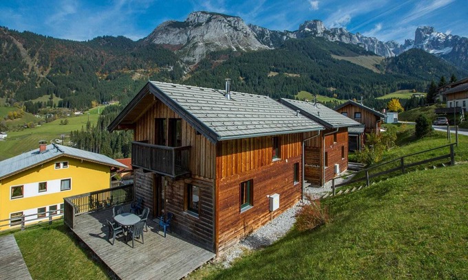 Annaberg im Lammertal Ski Chalet | Chalet in Dachstein West with shared pool