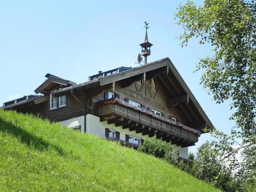 Dienten am Hochkoenig Apartment | Chalet in Dienten with Ski-In Access