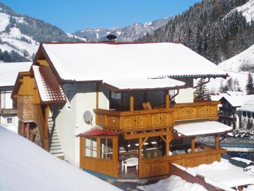 Grossarl Apartment | Chalet in Grossarltal with Panoramic Views