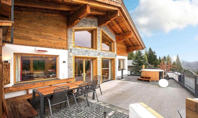 Konigsleiten Ski Chalet | Chalet in Königsleiten with Mountain Views & Spa