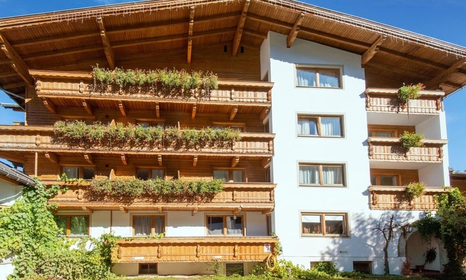 Wildschoenau Apartment | Chalet in Oberau near Ski Slopes