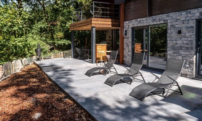 The Ardennes Ski Chalet | Chalet in the woods with jacuzzi and Sauna