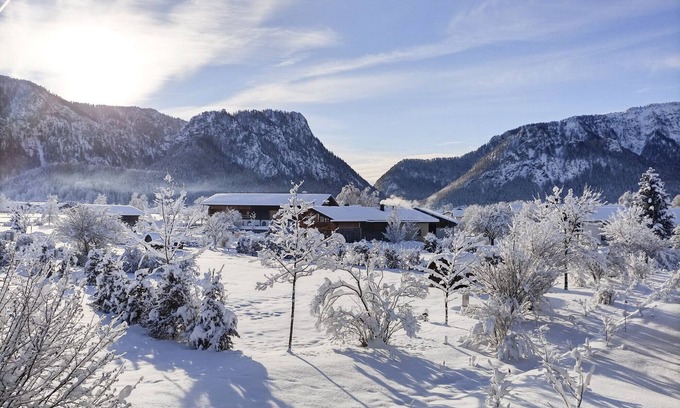 Inzell House | Chalet Inzell mit Sauna, Sommer-Pool und Hot Tub