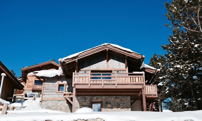Superbolquere Ski Chalet | Chalet Kasumiga Collection Perles