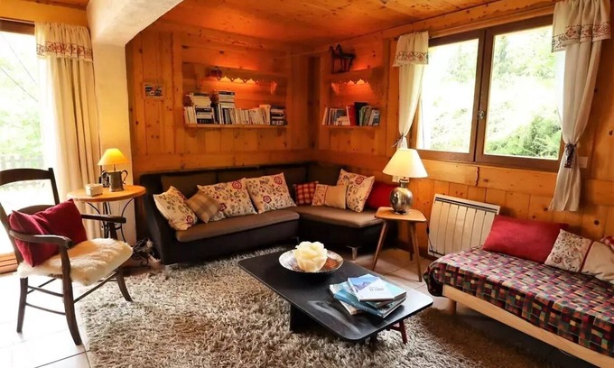 Villard-sur-Doron Ski Chalet | Chalet La Cordillera - The Seizures. Beautiful renovated chalet for 10 to 12 people.