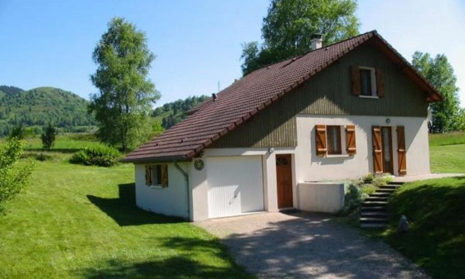 Le Menil Ski Chalet | Chalet Le Menil, 4 pièces, 6 personnes - FR-1-589-143