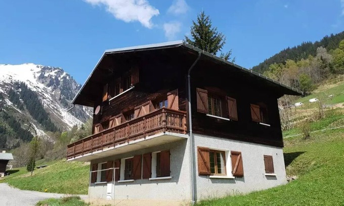Beaufort Ski Chalet | Chalet Les Airelles - Chalets for 12 People