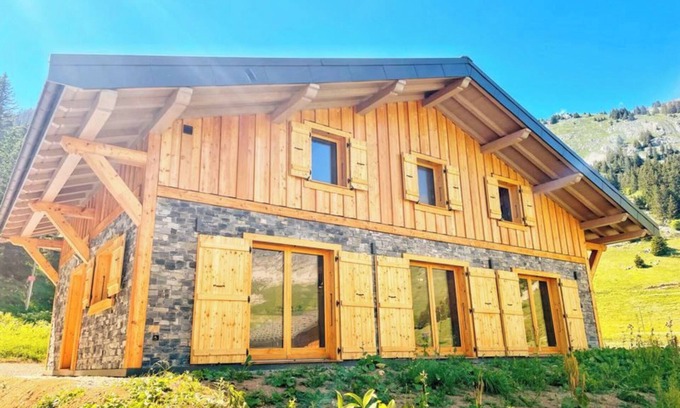 Mieussy Ski Chalet | Chalet 'Les Carroz De Mary - Sommand' with Mountain View, Private Terrace and Wi-Fi