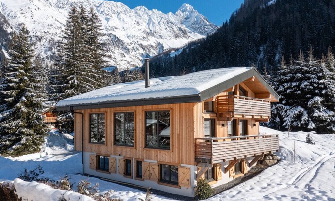 Chamonix-Mont-Blanc Ski Chalet | Chalet Les Grands Montets - Chamonix Holidays