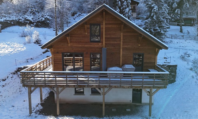 Gerbepal Ski Chalet | Chalet 'Les Primevères' with Mountain View, Private Terrace and Wi-Fi