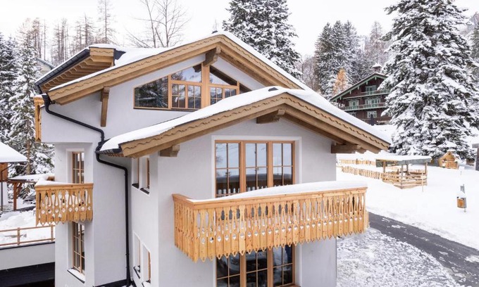 Sankt Anton am Arlberg Apartment | Chalet Marmotta CULM - Luxus Chalet Ski-In Ski-Out