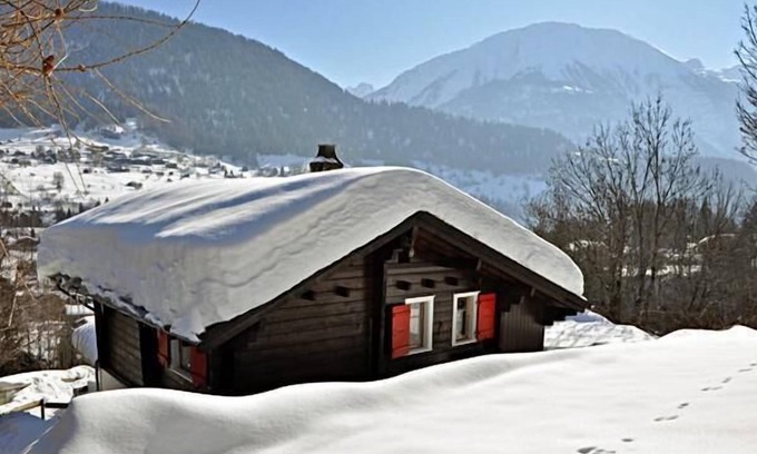 Fiesch House | Chalet Maxima is located in «Uuf dr Egga», a very sunny south facing slope just