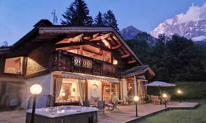 Les Tines Ski Chalet | CHALET MIKENO Mont Blanc view