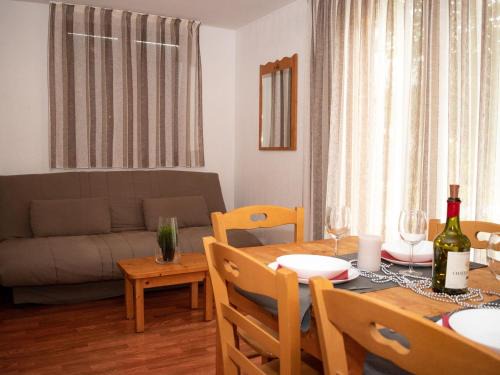 Saint-Etienne-en-Devoluy Ski Chalet | Chalet Mitoyen 3 Pièces 6 Pers. avec Terrasse et Piscine - Résidence Le Hameau du Puy, Dévoluy - FR-1-504-483