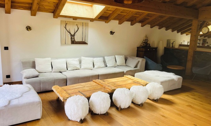 Champagny-en-Vanoise Ski Chalet | Chalet Multifamilial-Mountain View