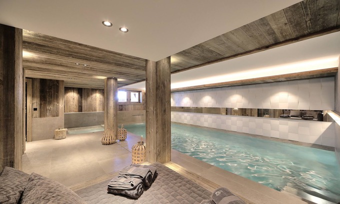 Combloux Ski Chalet | Chalet 'My World' with Private Pool, Private Garden and Wi-Fi