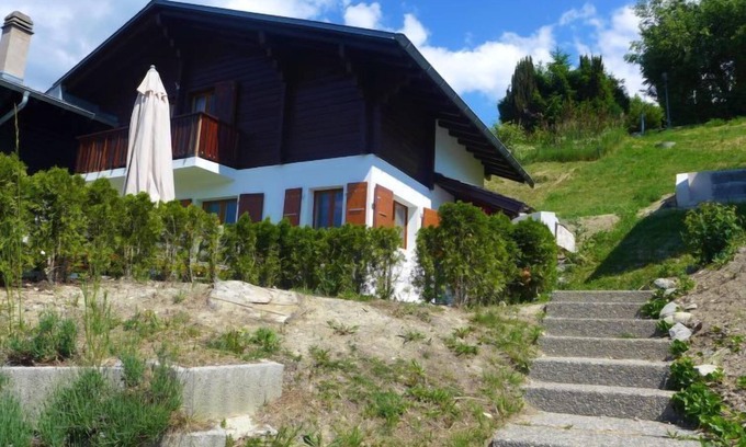 Lens House | Chalet n°10 by Interhome