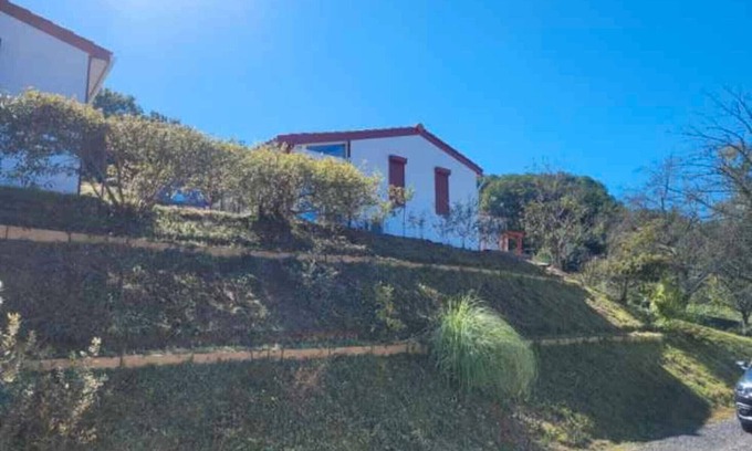 Hasparren Ski Chalet | Chalet 'Ortalon - Hasparren' with Shared Pool, Wi-Fi, and Air Conditioning