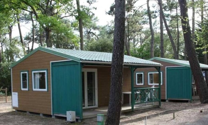Saint-Jean-de-Monts Ski Chalet | Chalet - Piscine - ccaibib