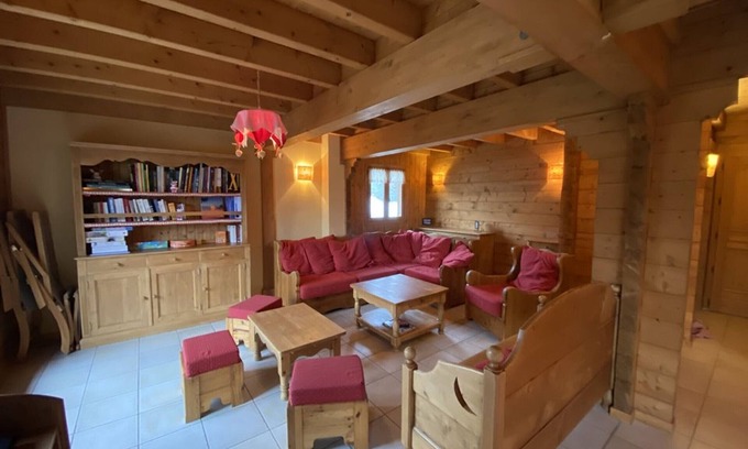 Crest-Voland Ski Chalet | Chalet pour 9, à 100m des pistes, proche commerces, avec wifi et confort complet