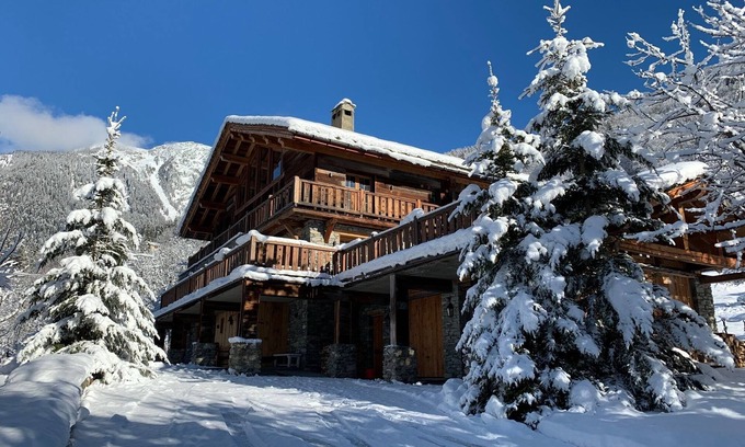 Sainte-Foy-Tarentaise Ski Chalet | Chalet Ruitor, luxurious 500 m2 chalet with character.